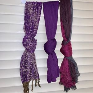 Lot of 3 women’s scarves